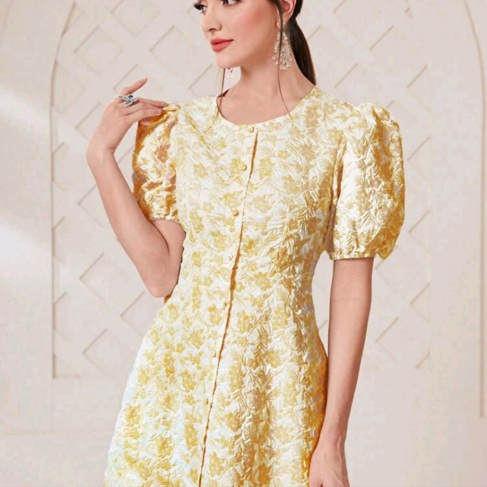 Dress - Picture 2 of 4